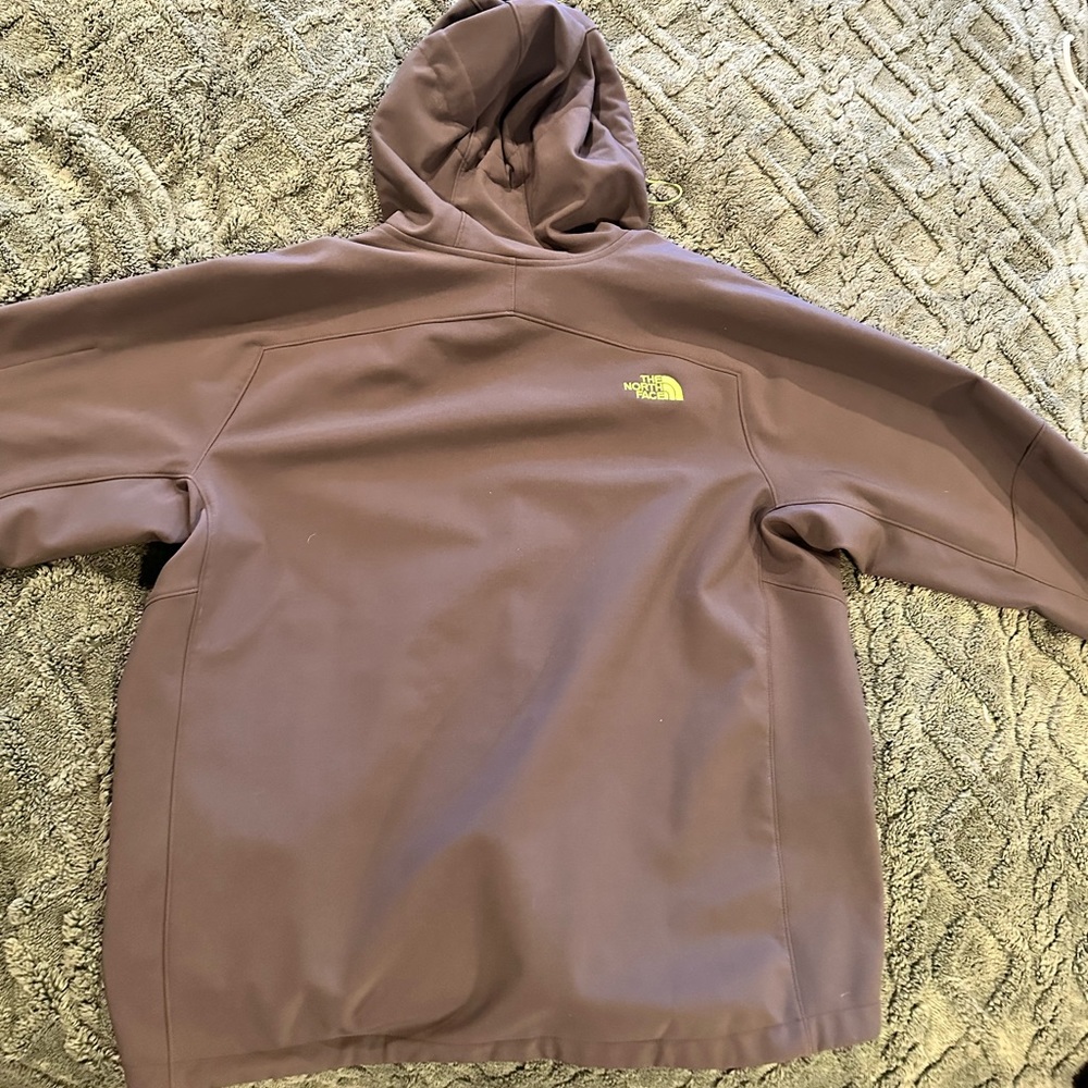 North face - Picture 4 of 6